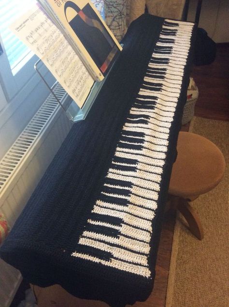 Crochet Piano Cover, Piano Crochet, Crochet Piano, Music Crochet, Crochet Music, Piano Key, Music Crafts, Creative Textiles, Crochet Blanket Designs