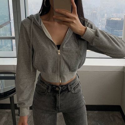 158fc2ddd52ec2cf54d3c161f2dd6517desc48352531ri Winter School Outfits, Winter Outfits For School, Teenage Outfits, Fe Clothing, Hipster Outfits, Modieuze Outfits, Bottoming Shirt, Hoodie Outfit, Teenager Outfits