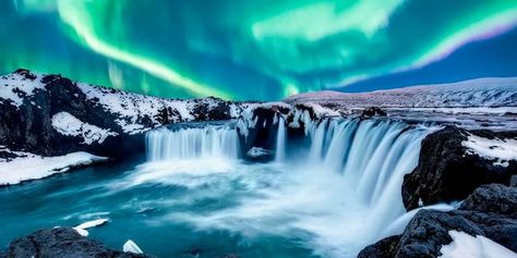 Iceland Northern Lights, Air Tahiti, Iceland Travel Guide, Europe Continent, Visit Iceland, Sacred Valley, See The Northern Lights, Wooden Jigsaw Puzzles, Wooden Jigsaw