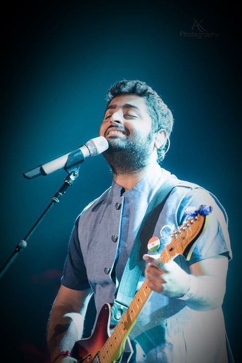 #HD #Photos of #Arijit Singh by #Arijitians by SkyLip get it for ur all #iOS devices.https://appsto.re/us/4p4aeb.i Arijit Singh Photos New, Best Music Artists, My Love Song, Arijit Singh, Bollywood Music, Country Music Artists, Couple Photoshoot Poses, Famous Singers, Cute Couple Art