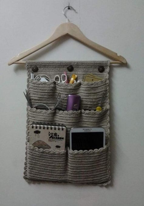 Wall Hanging Organizer, Crochet Organizer, Crochet Decor, Crochet Storage, Confection Au Crochet, Crochet Wall Hangings, Crochet Gratis, Crochet Simple, Crochet Decoration