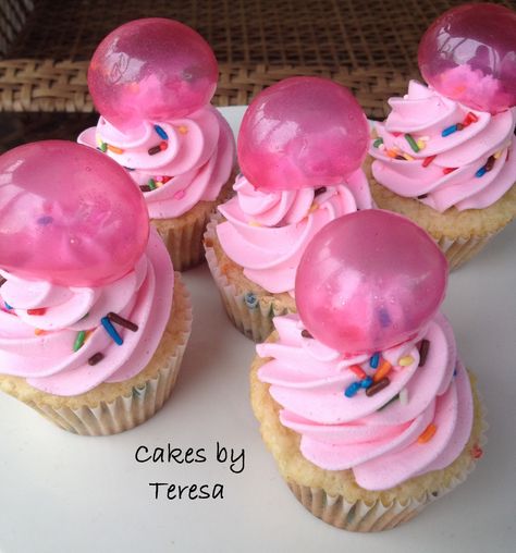 Bubble Gum Cupcakes Vanilla confetti cupcakes, topped with bubble gum flavored buttercream, sprinkles and a pink gelatin bubble Bubble Gum Cupcakes, Flavored Buttercream, Gelatin Bubbles, Confetti Cupcakes, Cupcakes Vanilla, I Am Still Learning, Bubble Gum Flavor, Cupcake Designs, Cake Creations