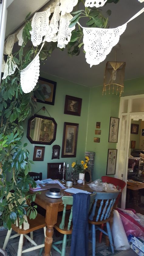 Messy vintage dining room a bit cluttered Cozy Maximalism Dining Room, Whimsigoth Dining Table, Punk Dining Room, Indie Dining Room, Vintage Eclectic Dining Room, Grunge Dining Room, Whimsigoth Dining Room, Artsy Dining Room, Maximalist Dining Rooms