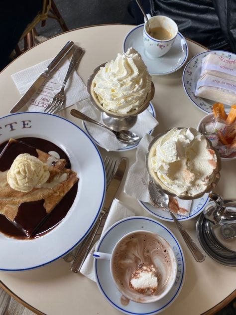 Carette Paris Hot Chocolate, Wealthy Housewife, Paris Hot Chocolate, Hot Chocolate In Paris, Carette Paris, French Hot Chocolate, Paris Breakfast, French Breakfast, Paris Food