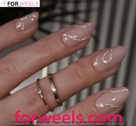 Semipermanent Nails Ideas, Formal Nails Classy, Formal Nail Ideas, Almond Nails With Gold, Classy Nails Ideas, Semipermanent Nails, Nails Art Ideas, Valentines Day Nails, Formal Nails