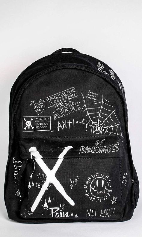 Grunge Backpack, Grunge Accessories, Estilo Punk, Punk Outfits, Painted Clothes, Soft Grunge, Edgy Outfits, Mode Vintage, Dream Clothes