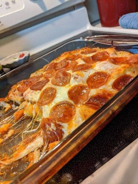 Low Carb Pizza Casserole – Gluten Free Gluten Free Pizza Casserole, Pizza Casserole Keto, Low Carb Pizza Casserole, Casserole Gluten Free, Homemade Croissants, Gluten Free Crust, Pizza Casserole, Low Carb Meal Plan, Low Carb Pizza