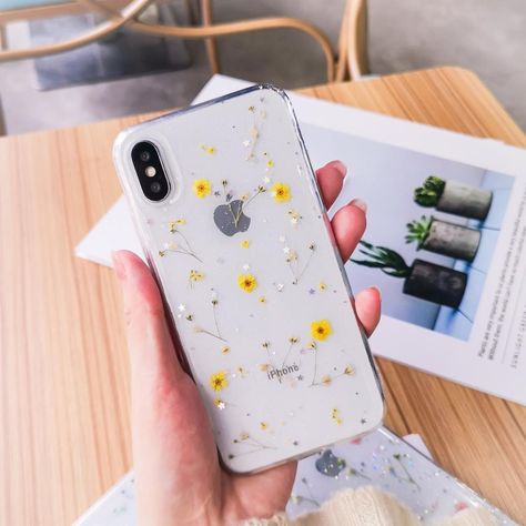 Flower Core, Daisy Iphone Case, Jelly Case, Flower Iphone Cases, Samsung Products, Yellow Iphone, All Iphones, Clear Phone Case, Dried Flower