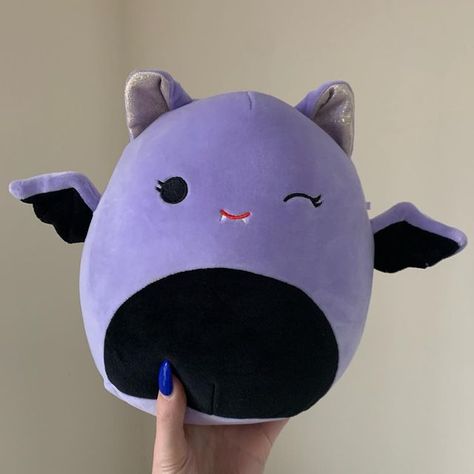 Bat Squishmallow, Halloween Squishmallows, Squishmallow Halloween, Squish Mallows, Cooking Toys, Cute Squishies, Halloween Rocks, Bat Halloween, Soft Stuffed Animals