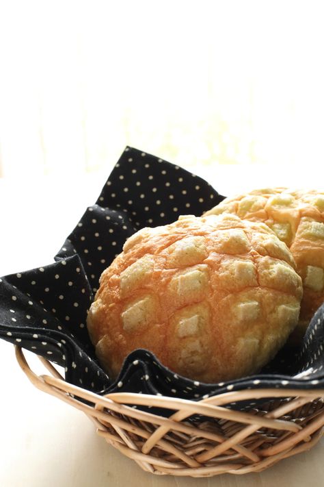 Japanese Melon Pan Recipe Melon Pan Recipe, Melon Pan, Melon Bread, Pan Recipe, The Bun, Japanese Sweet, Line Pattern, Sweet Bread, Instant Yeast