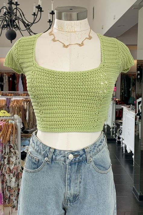 Crochet Blouse Pattern, Crochet Top Outfit, Fall Crochet Patterns, Crochet Tops Free Patterns, Crochet Summer Tops, Crochet Simple, Crochet Fashion Patterns, Crochet Diy, Crochet Shirt