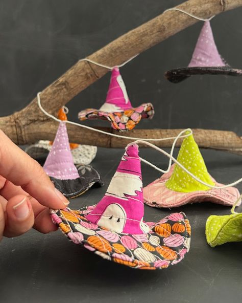 Little Witch Hats_Garland Handmade Halloween Gifts, Witch Hat Decorating Ideas, Halloween Craft Ideas For Adults, Witchy Sewing Projects, Witch Hat Garland, Homestead Sewing, Witch Hat Craft, Witch Hat Tutorial, Diy Witch Hat