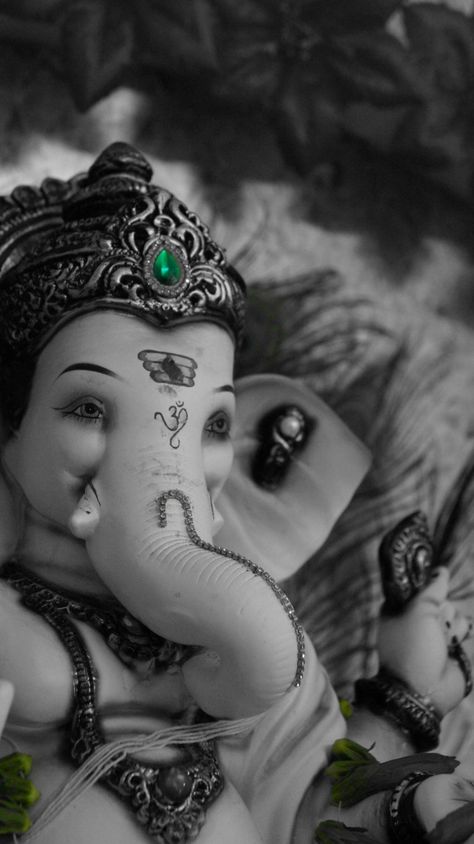 Ganapati Aesthetic Wallpaper, Ganesh Ji Aesthetic Wallpaper, Ganpati Bappa Asethic, Ganpati Bappa Asthetic Pic, Ganpati Bappa Black And White, Ganesh Ji Aesthetic, Ganapati Aesthetic, Ganpati Bappa Wallpapers Aesthetic, Ganpati Asthetic Pics