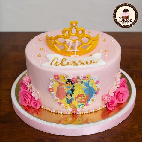 Dulce Cake Art | #princesscake 👑 #cake #fdulcecakeart #torte #tortedecorate #tortepastadizucchero #cakeart #cakedesign #sugarart #fondantcake #birthdaycake … | Instagram Small Princess Cake, Disney Princess Cake Design, Disney Princess Birthday Party Cake, Disney Princess Birthday Cake, Princess Cake Ideas, Princess Party Cake, Princess Theme Cake, Llama Cake, Disney Princess Birthday Cakes