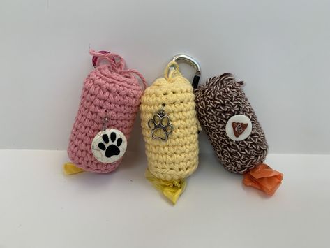 Poop Bag Holder Diy, Dog Poop Bag Holder Diy, Winnie Poo, Dog Poo Bag Holder, Bag Holder Pattern, Crochet Dog Clothes, Dog Poo Bags, Dog Waste Bag Holder, Crochet Dog Patterns