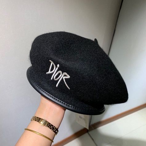 Dior Beret, Brands Outfits, Black Beret, Beret Cap, Branded Outfits, Luxury Hats, Cap Women, Dior Fashion, Casual Hat