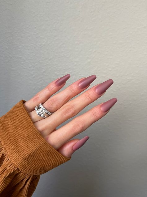 Matt Mauve Nails, Wedding Nails Dusty Rose, Almond Nails Dusty Rose, Rusty Mauve Nails, Deep Mauve Nails, Mauve Matte Nails Dusty Rose, Dusty Pink Nails, Engagement Nails, Mauve Nails