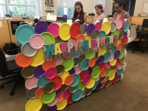 Office Bday Decorations, School Birthday Decoration Ideas, Office Decor Birthday, Birthday Decor For Office, Birthday Decor Cubicle, Birthday Board Workplace, Office Happy Birthday Decorations, Cubical Birthday Decor, Coworker Birthday Desk Decorating Ideas