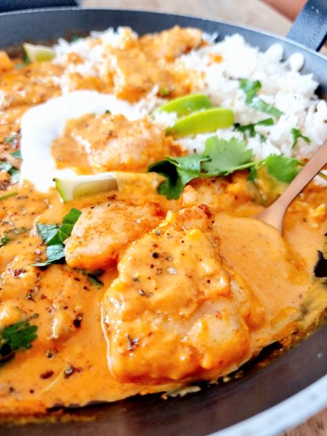 Thai Style Fish Curry https://myanosmickitchen.com/thai-style-fish-curry/ Catfish Curry, Thai Fish Curry, Pickled Fish Recipe, Curry Chili, Thai Fish, Thai Spices, Fresh Spices, Pasta Dinners, Fish Curry