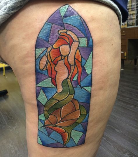 My sixth tattoo; I finally have a Harry Potter one. The mermaid in the stained glass window in the prefects bathroom on the fifth floor. Stain Glass Tatoos, Stained Glass Harry Potter, Harry Potter Mermaid Window, Harry Potter Mermaid Tattoo, Stain Glass Harry Potter, Harry Potter Mermaid, Stained Glass Mermaid Harry Potter, Harry Potter Mermaid Stained Glass Window, Harry Potter Prefect Bathroom Mermaid