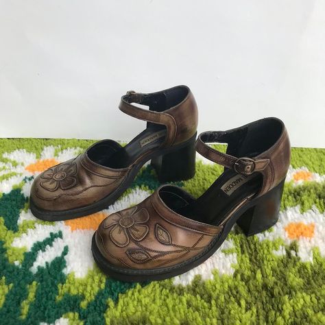 Vintage Sandals Aesthetic, Fairycore Shoes, Chunky Mary Janes, Thrifted Shoes, Hippie Shoes, Dr Shoes, Funky Shoes, Leather Floral, Shoe Inspo