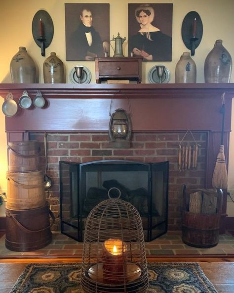 Gail Reeder, Primitive Fireplace, Colonial Decorating, Primitive House, American Primitive, Primitive Colonial, Colonial Decor, Primitive Home, Country Primitive