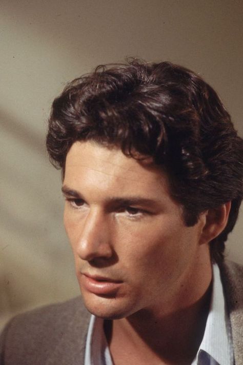 Richard Gere Son, Richard Gere Young, Grey Hair Celebrities, Richard Gear, American Gigolo, Bold Eyebrows, Hollywood Scenes, Grey Beards, Steve Carell