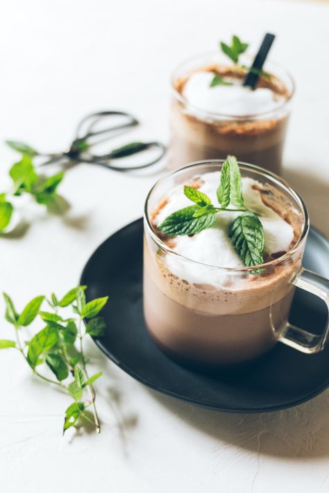 Mint Hot Chocolate Recipe, Peppermint Hot Chocolate, Smoothie Mix, Vanilla Almond Milk, Popsicle Recipes, Hot Chocolate Mix, Chocolate Mix, Hot Chocolate Recipes, Base Foods