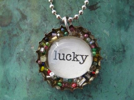 bottle cap lucky charm necklace Recycle Bottle Caps, Bottle Top Crafts, Bottle Cap Projects, Bottle Cap Jewelry, Bottle Cap Necklace, Bottle Cap Art, Bottle Cap Crafts, Beer Caps, Recycled Bottle