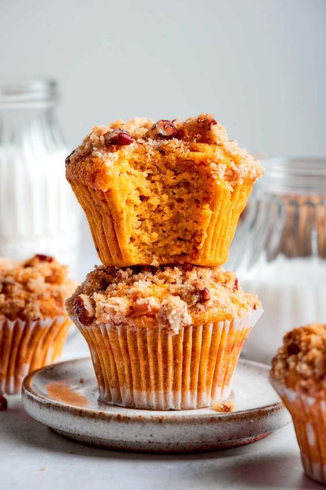 Almond Flour Pumpkin Muffins Delicious Vanilla Cake Recipe, Almond Flour Pumpkin Muffins, Almond Flour Desserts, Make Almond Flour, Easy Vanilla Cake, Healthy Chocolate Cake, Almond Flour Muffins, Pumpkin Muffin Recipes, Sans Gluten Sans Lactose