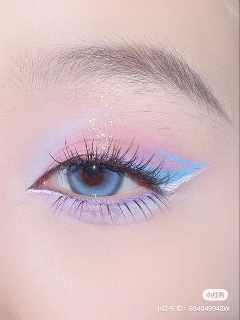 Purple Pink Blue Eyeshadow, Light Blue And Pink Makeup Looks, Blue Chinese Makeup, Blue Pink Eye Makeup, Blue And Pink Makeup Looks, Pink And Blue Eyeshadow Looks, Pastel Blue Makeup, Pink And Blue Eye Makeup, Light Blue Prom Makeup