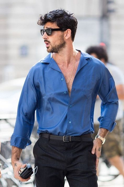 Michele Morrone, Italian Men, Looks Street Style, Elegant Shirt, Poses For Men, Blue Shirt, Casual Fits, Stylish Men, Classic Shirt