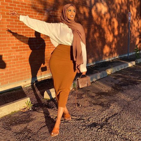 Pencil Skirt Outfits Hijab, Skirt Outfits Hijab, Earth Tone Outfits, Outfits Hijab, Pencil Skirt Outfits, Muslim Women Fashion, Hijabi Outfits Casual, Patiently Waiting, Muslimah Fashion Outfits