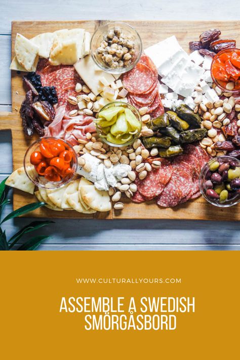 Nordic Appetizers, Swedish Smorgasbord Ideas, Smorgasbord Swedish, Swedish Appetizers, Scandinavian Smorgasbord, Swedish Food Traditional, Swedish Lunch, Swedish Smorgasbord, Scandinavian Cooking