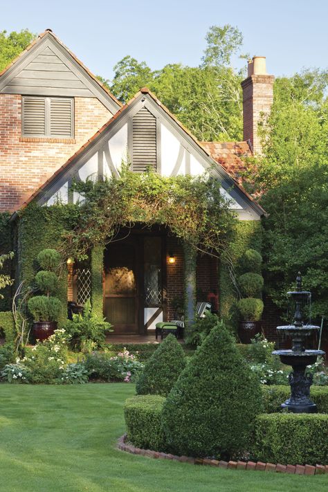 Tudor House Exterior, Tudor Cottage, Colorful Cottage, Southern Cottage, Victoria Magazine, Tudor Style Homes, Romantic Cottage, Tudor House, Tudor Style