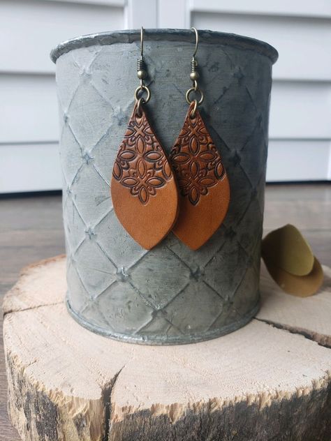 Tooled Leather Earrings, Handbag Display, Swing Bed, Earrings Real, Stamped Earrings, Glass Creations, Leather Stamps, Earrings Teardrop, Earring Ideas