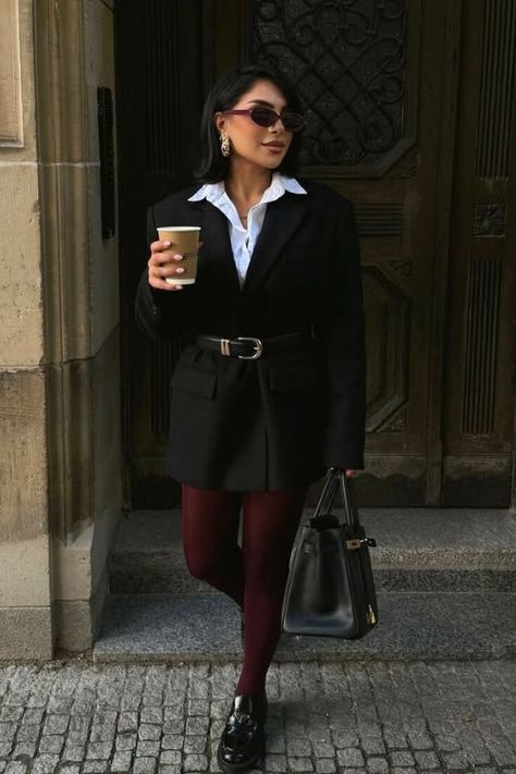 17 Chic Business Casual Outfits to Elevate Your Work Wardrobe Old Money Elegant, David Vincent, Old Money Fall, Elegant Work Outfits, Trendy Blazers, Chic Business Casual, Elegant Clothing, Spring Work Outfits, Sophisticated Outfits