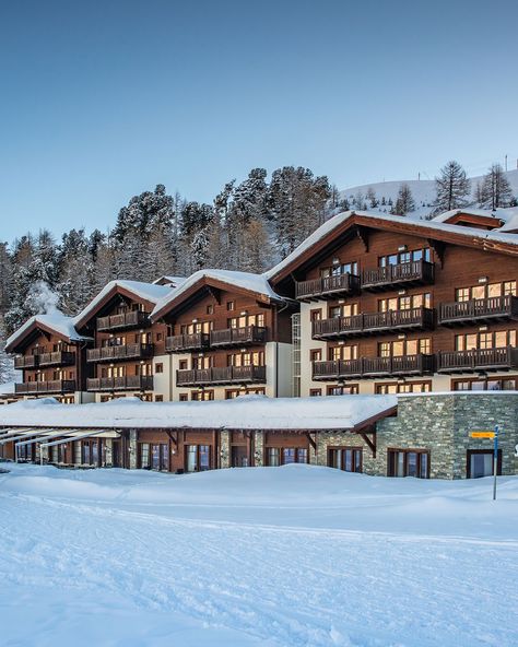 Winter Hotel, Hotels In Switzerland, Hotel Switzerland, Hotel Business, Switzerland Hotels, Dreaming Of A White Christmas, A White Christmas, Winter Festival, Hotel Design