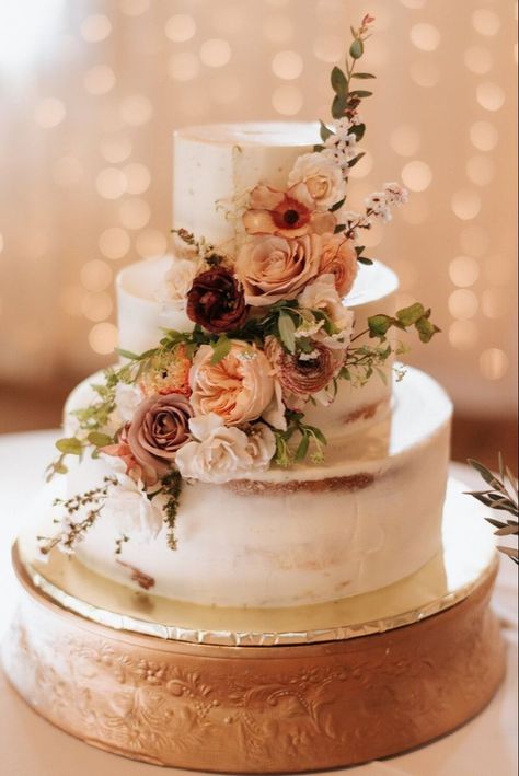 White And Terracotta Wedding Cake, Wedding Cake Fall, Autumn Wedding Cakes, 3 Tier Wedding Cakes, Winter Wedding Colors, November Wedding, Fall Wedding Cakes, Wedding Theme Colors