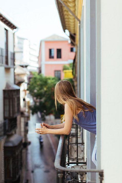 Woman On Balcony, Balcony Photoshoot, Balcony Photography, Balcony Photos, Balcony Photoshoot Ideas, Balcony Picture Poses, Woman Photoshoot Poses, Perspective Pictures, European Summer Aesthetic