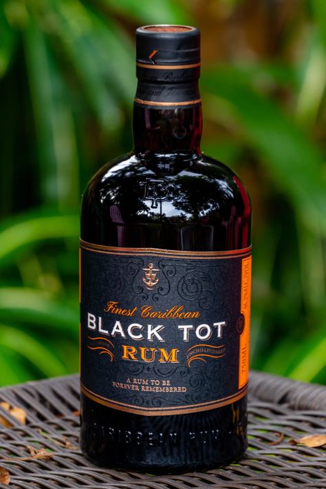 Black Tot Rum Finest Caribbean: Bold, Beautiful Take on British Navy Rum Good Rum, Summer Drinks Alcohol, Rum Recipes, Party Drinks Alcohol, Whiskey Brands, Rum Bottle, Caribbean Rum, Rum Punch, Rum Drinks