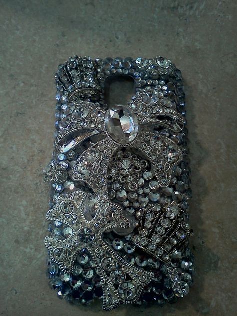 soooooooooooooooooooooooooooooooooooooooooooooooooooooooooooooooooooooooooooooooooooooooooooooooooooooooooooooooo pritty Cross Bow, Navy Cross, Phone Bling, Bling Phone Cases, Phone Charger Holder, Decoden Phone Case, Cell Cover, Rhinestone Crafts, Iphone Covers