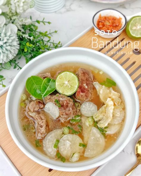 Bahan dan Cara membuat Soto Bandung https://resepmamiku.com/soto-bandung-laysisilia Soto Bandung, West Java, Asian Foods, Daily Meals, Food Hacks, Java, Asian Recipes, Magnolia, Food And Drink