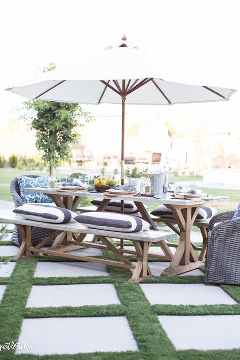 Setting an Outdoor Table | Just Destiny Fall Dining Room Table, Fall Coffee Table Decor, Table With Umbrella, Fall Dining Room, Colonial Exterior, Retro Living Rooms, Fall Front Porch Decor, Patio Style, Bedroom Decor Inspiration