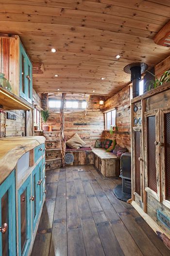 Rustic Remodel, Rustic Tiny House, Bus Living, Tiny House Interior Design, Bus House, Best Tiny House, Trailer Remodel, Horse Trailer, Tiny House Interior