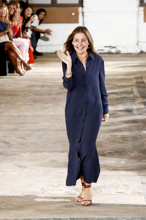 Amy Smilovic Style, Missoni Fashion, Amy Smilovic, Shirt Tucked In, Minimalist Chic, 2022 Fashion, Everyday Dresses, Classic Outfits, 25th Anniversary