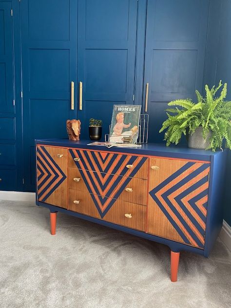 Geometric Sideboard, Retro Furniture Makeover, Small Couch, Furniture Rehab, Diy Furniture Renovation, Vintage Sideboard, Furniture Renovation, Painting Furniture Diy, Funky Painted Furniture