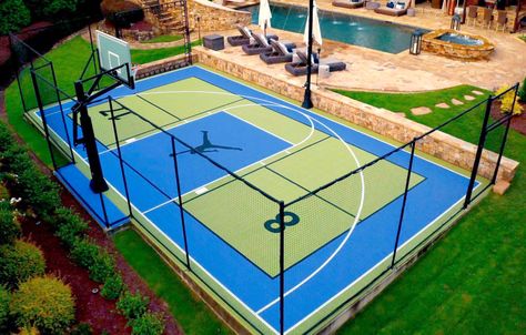 Outdoor Sports Court, Backyard Court, Home Basketball Court, Basketball Court Backyard, Backyard Basketball, Backyard Sports, Backyard Baseball, Outdoor Basketball Court, Green Backyard