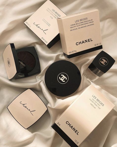 Chanel Makeup Aesthetic, Chanel Items, Chanel Products, Channel Makeup, Chanel Aesthetic, Chanel Cosmetics, Chanel Les Beiges, Makeup Package, Coco Mademoiselle