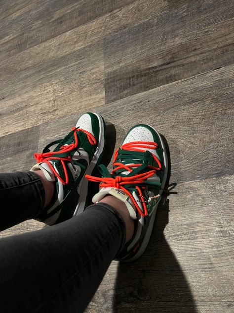 Green And Orange Dunks, Off White Dunks, Orange Nike Shoes, Off White Dunk, Sneakerhead Shoes, Dunks Low, Pretty Shoes Sneakers, Orange Shoes, Shoe Inspo